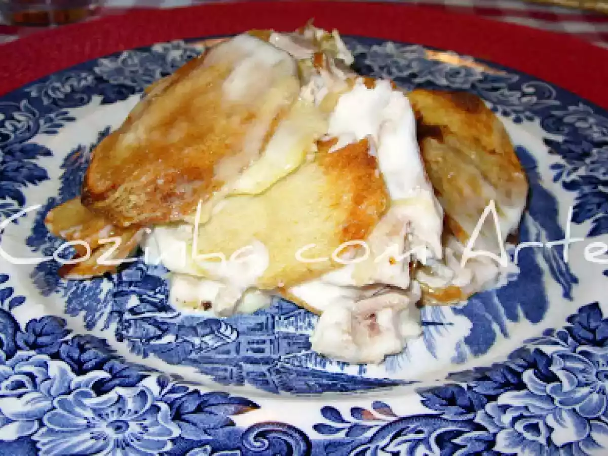 Frango com batata em camadas
