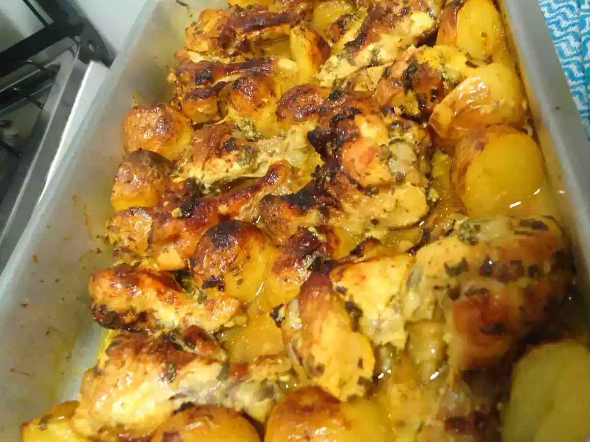 Frango com batatas no molho de laranja