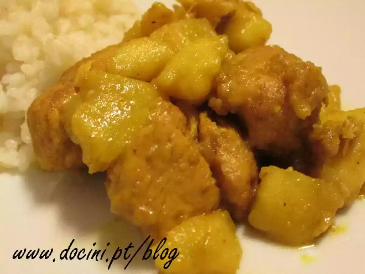 Frango com Maçã, Caril e Iogurte