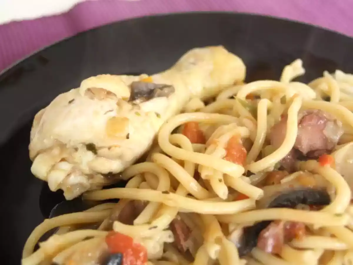 Frango com massa meada e cogumelos