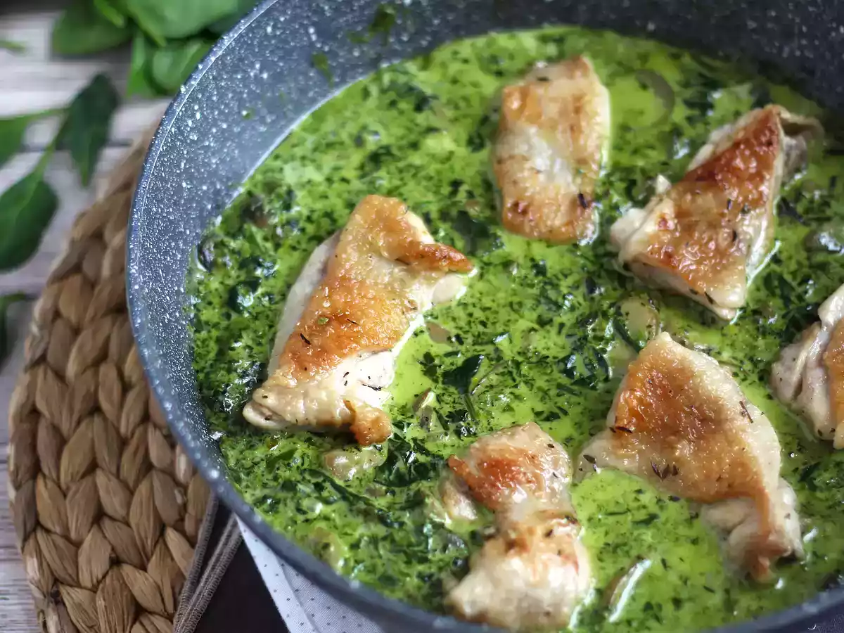Frango com molho cremoso de espinafre e cogumelo - foto 2