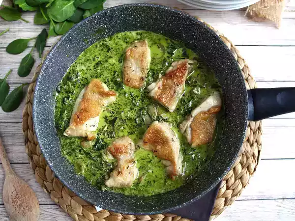 Receita Frango com molho cremoso de espinafre e cogumelo