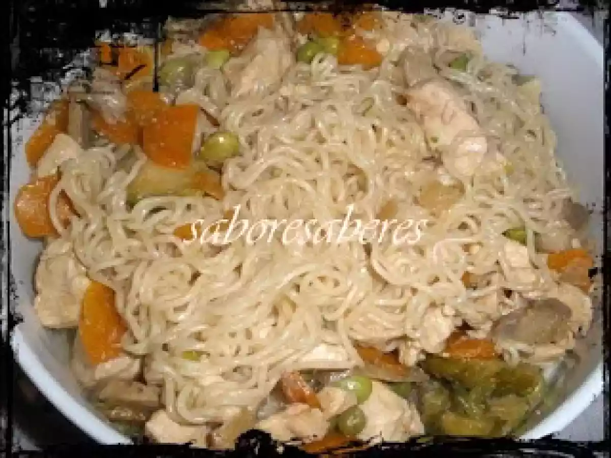 Frango com molho de Ostras e Noddles - Wok - foto 4