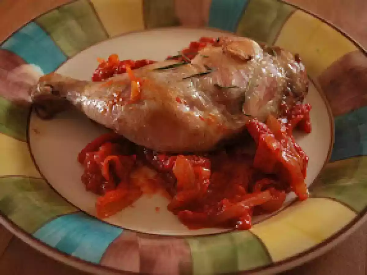 Frango com molho de pimentão e cebola