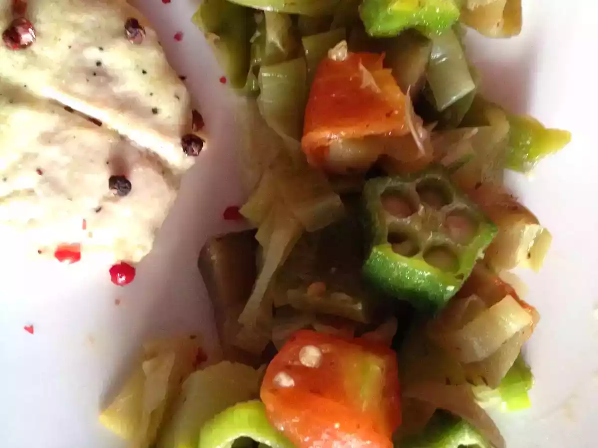 Frango com pimenta rosa - foto 2