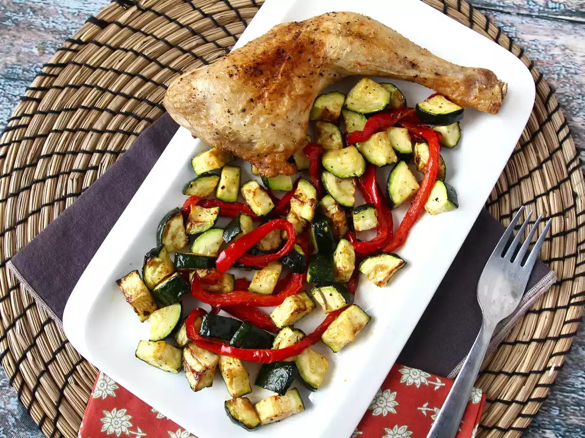 Frango com pimentos e curgete (pimentões e abobrinha): pronto em 20 minutos! - foto 4