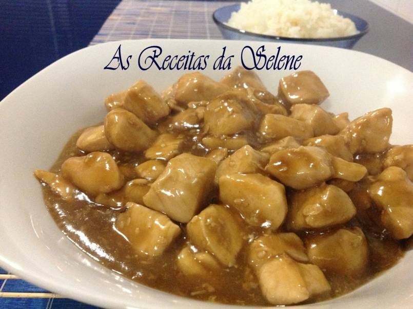 Frango Com Sementes De Sésamo Na Wok