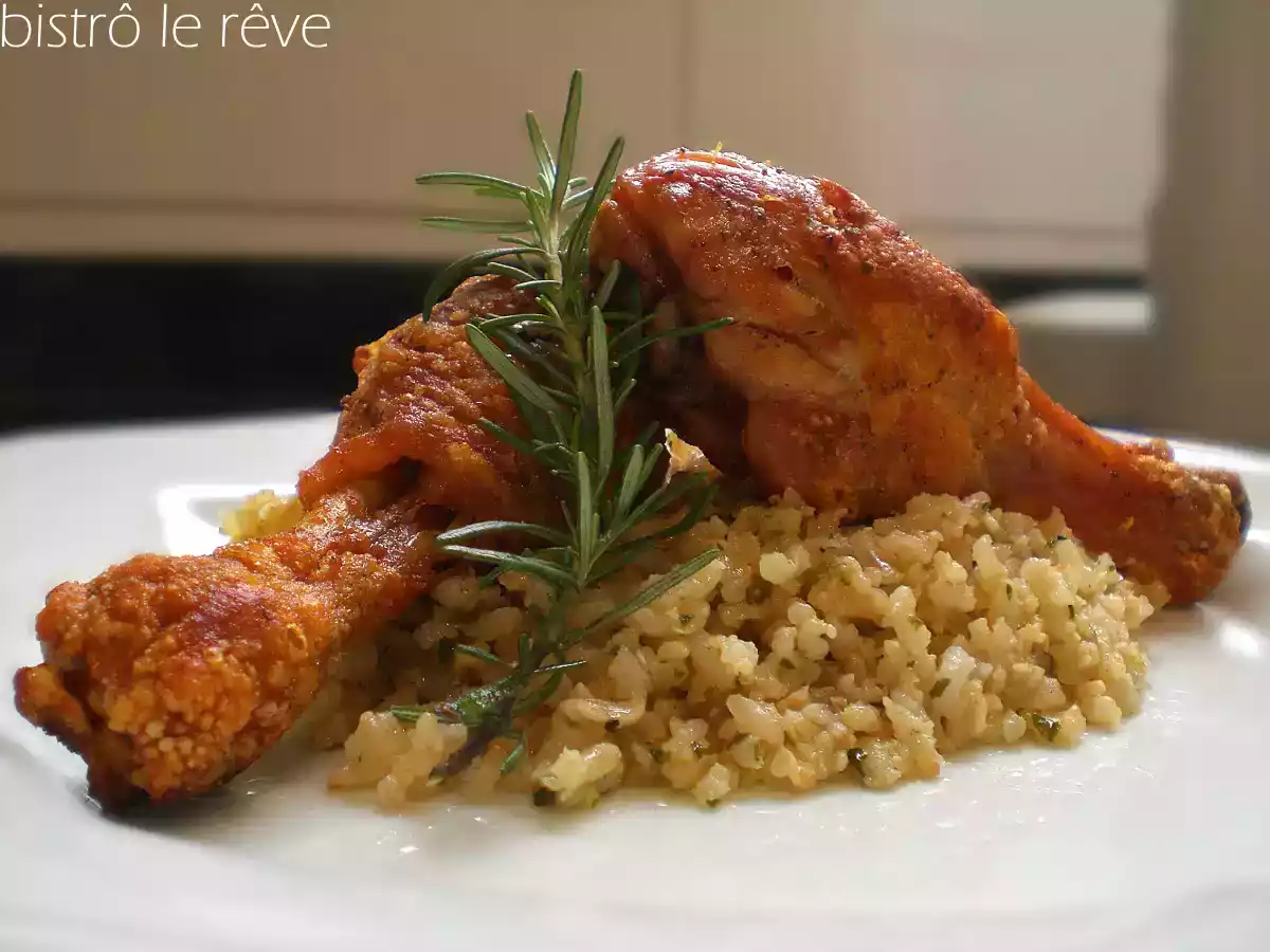 Frango confit e arroz integral ao pesto de manjericão.