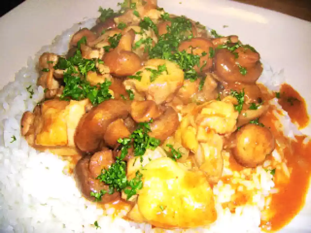 Frango de Champignon e Molho de Vinho Branco