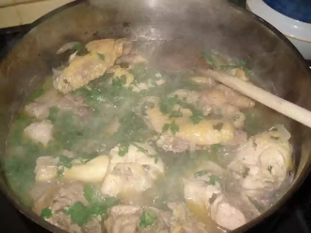 FRANGO DE COENTRADA COM BATATA FRITA NO FORNO... - foto 3