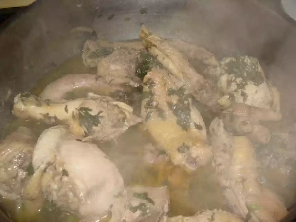 FRANGO DE COENTRADA COM BATATA FRITA NO FORNO... - foto 4