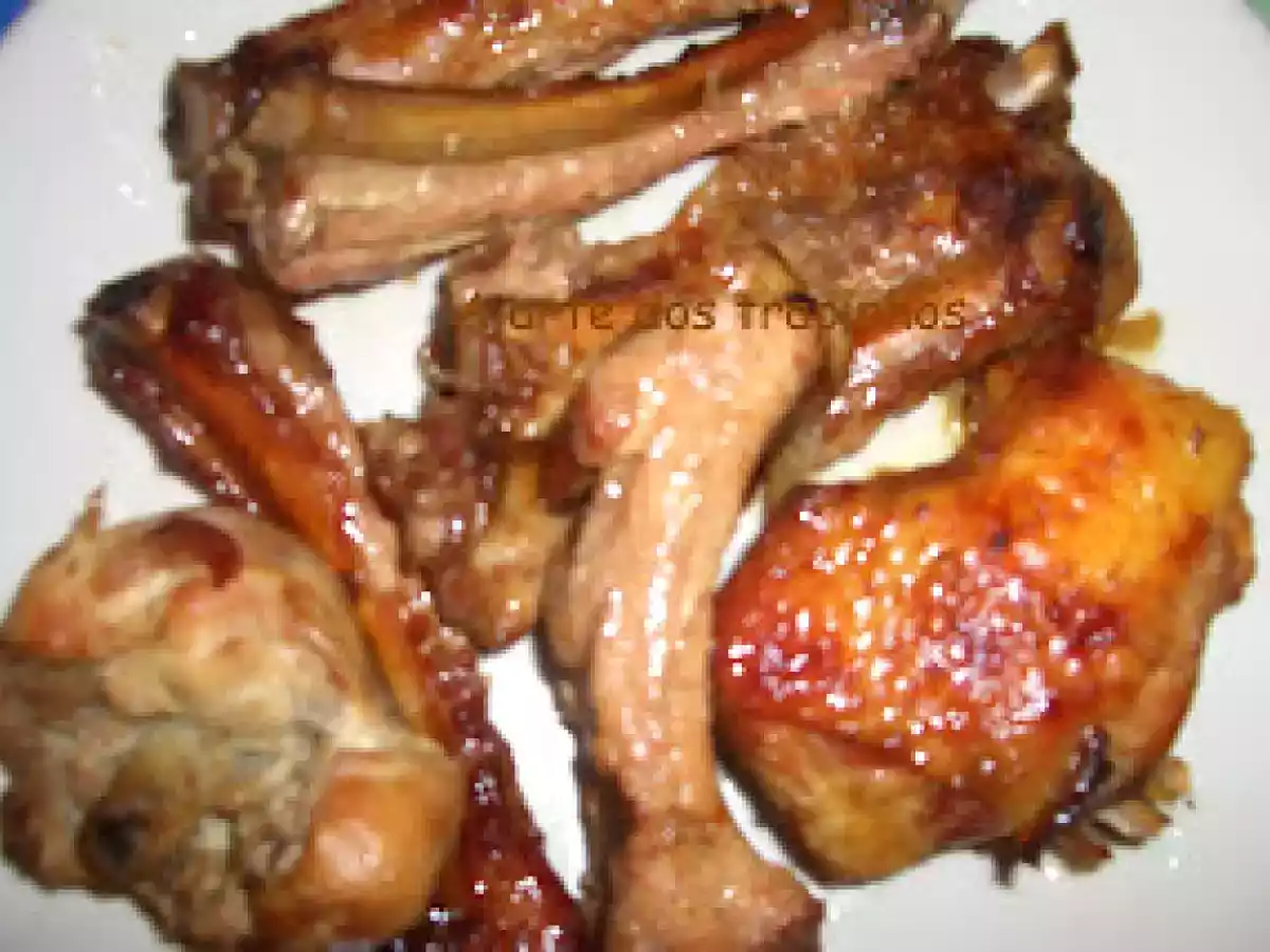 FRANGO E COSTELAS COM XAROPE DE ÁCER