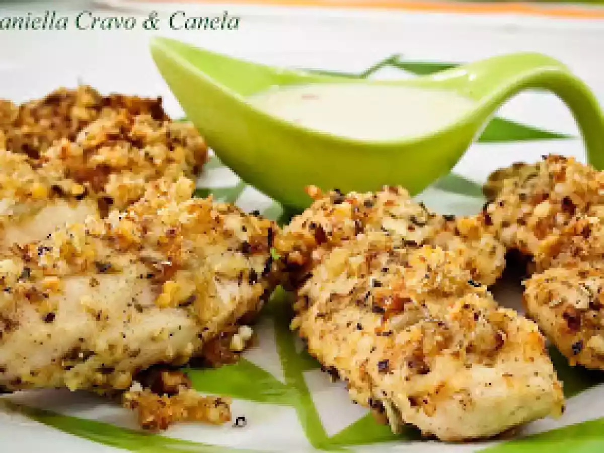 Frango Empanado com Grana Padano e Ervas ao Molho de Iogurte Picante - foto 2