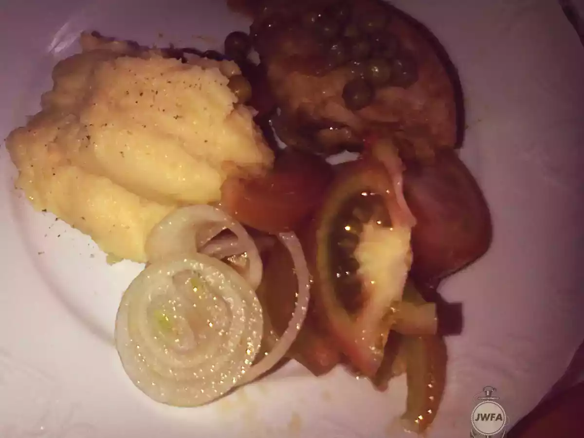 Frango estufado com puré de batata