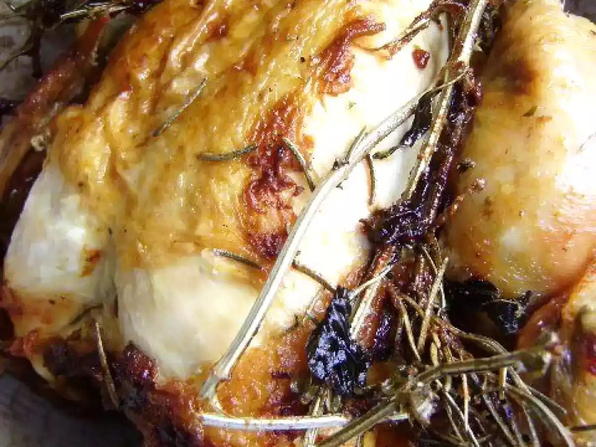 FRANGO FRITO COM ERVAS NA PANELA DE PRESSÃO