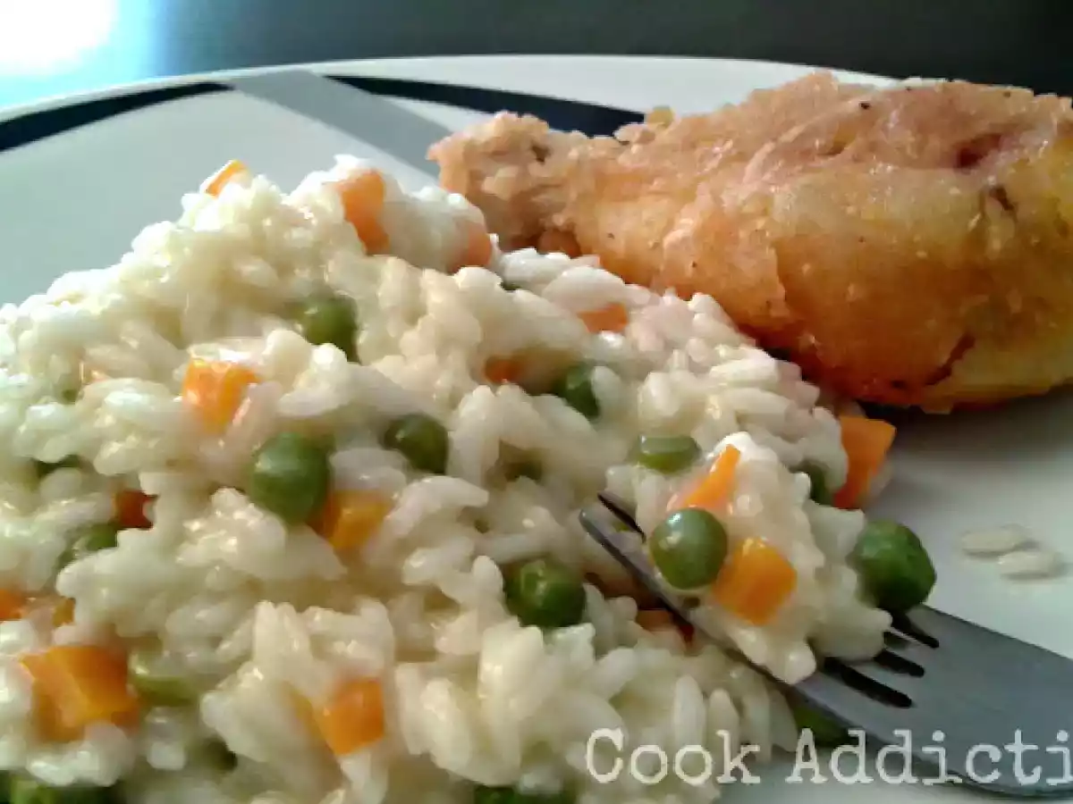 Frango frito & risotto de cenoura e ervilhas