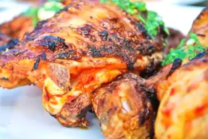 Frango grelado a moda moçambicana