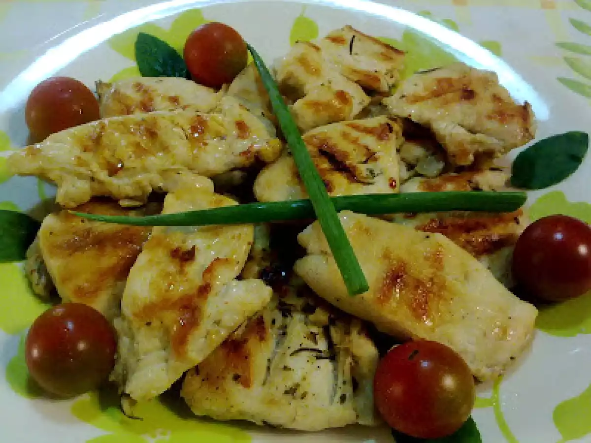 Frango grelhado com limão e alecrim