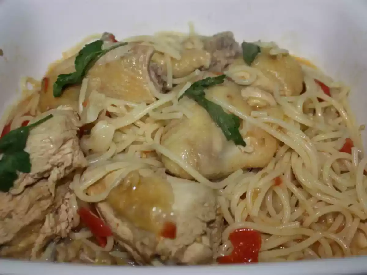 Frango guisado com esparguete - foto 2