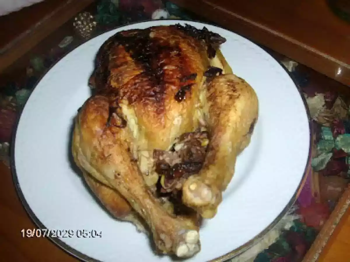 Frango recheado com arroz de passas e amendoas..... - foto 2