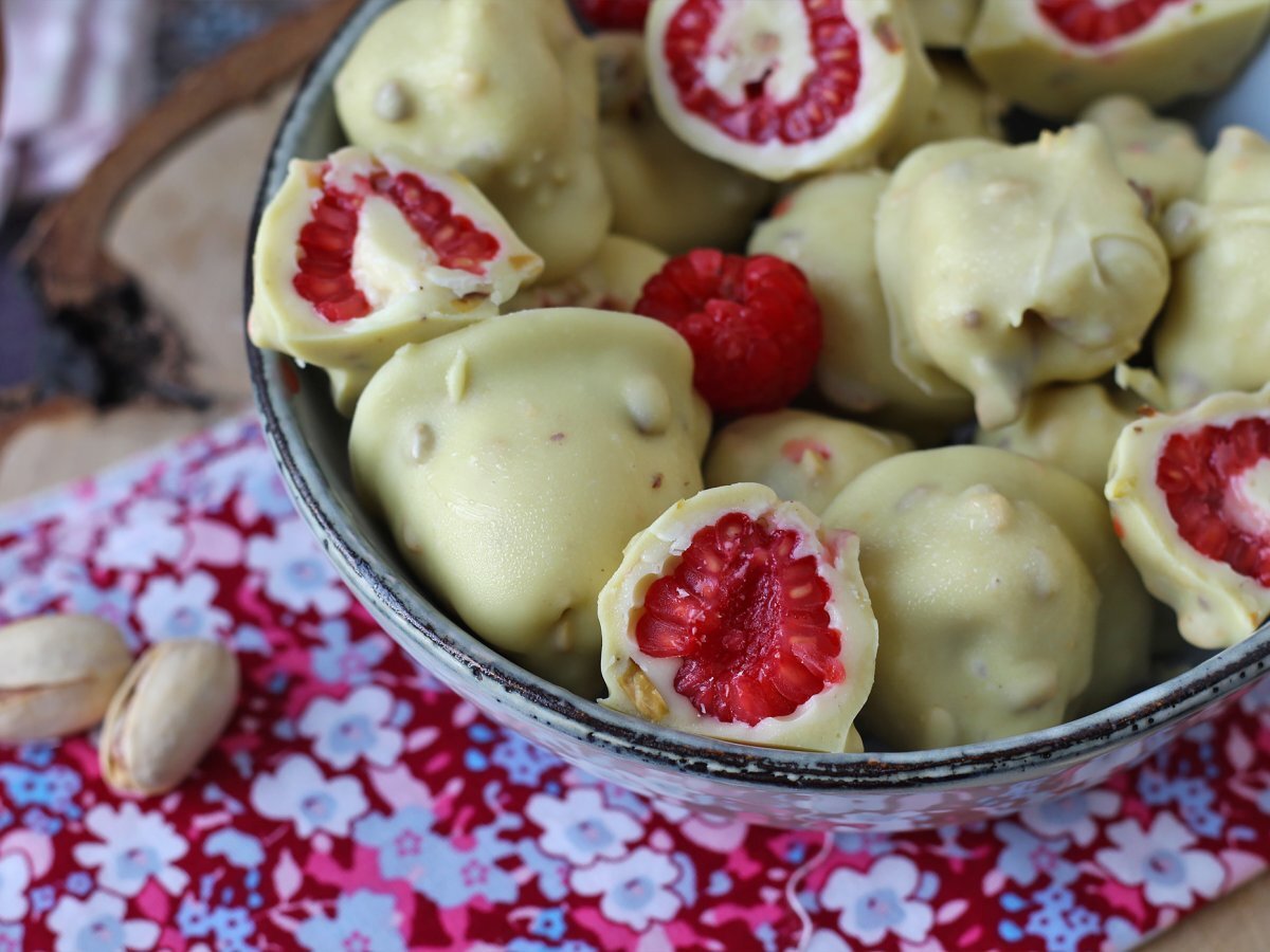 Franui de framboesa com chocolate branco e pistache: impossível comer um só! - foto 3