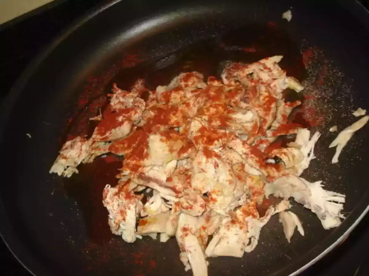 FRITADA DE FRANGO COM BATATA RISSOLÉ E CASTANHAS, AROMATIZADA DE COENTROS... - foto 3