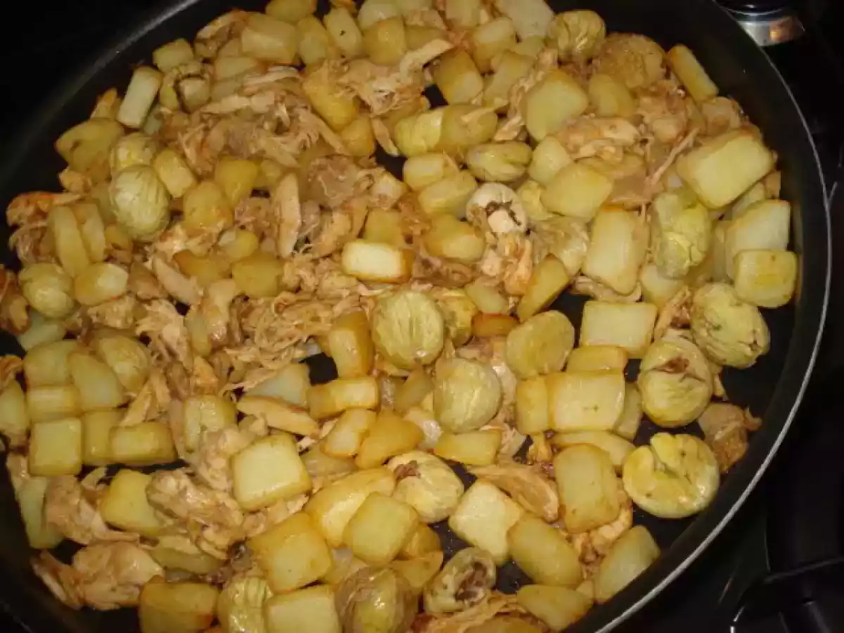 FRITADA DE FRANGO COM BATATA RISSOLÉ E CASTANHAS, AROMATIZADA DE COENTROS... - foto 6