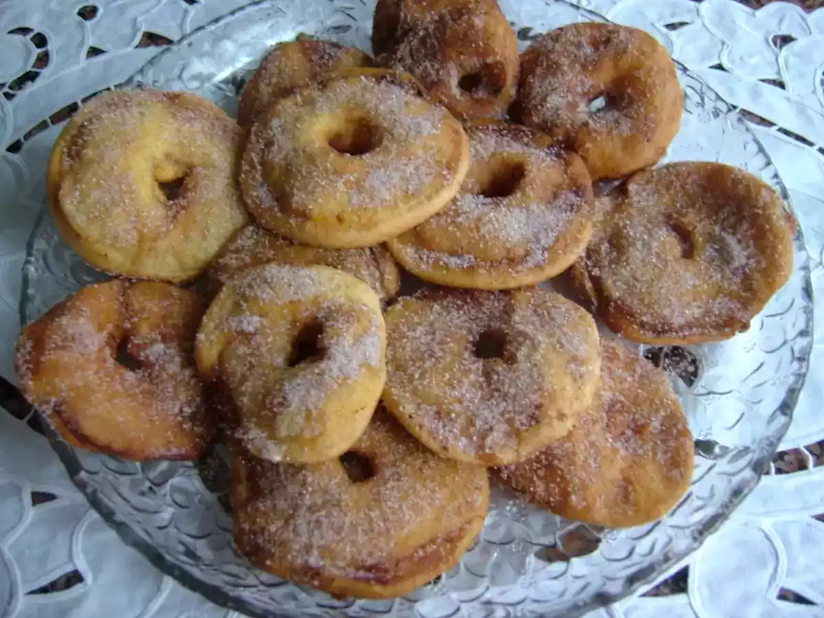 FRITOS DE MAÇÃ REINETA ( beignets de maçã)