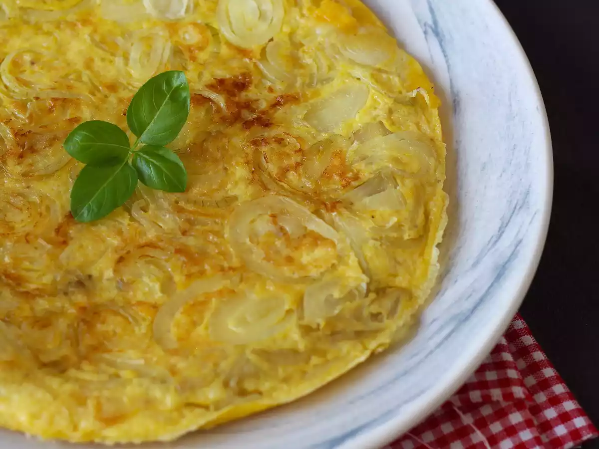 Frittata de cebola, a omelete italiana rápida no preparo! - foto 2