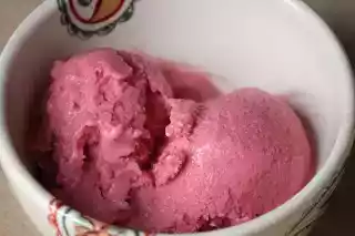 Frozen yogurt de frutas vermelhas