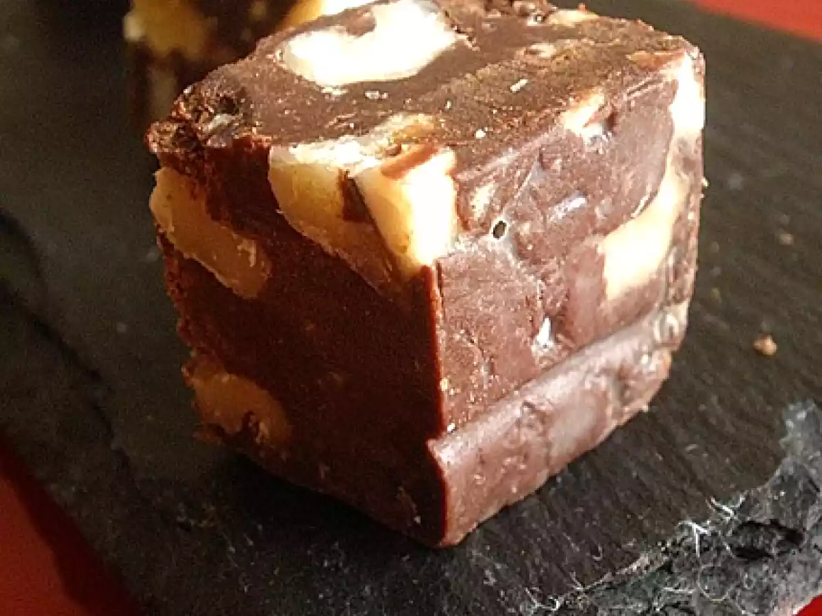 Fudge de Chocolate Preto e Branco com Frutos Secos - foto 5