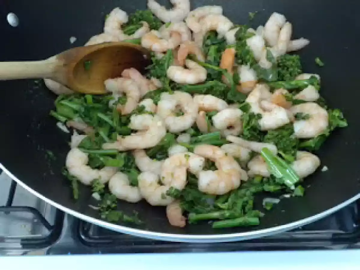 Fusilli com camarões e brócolis - foto 3