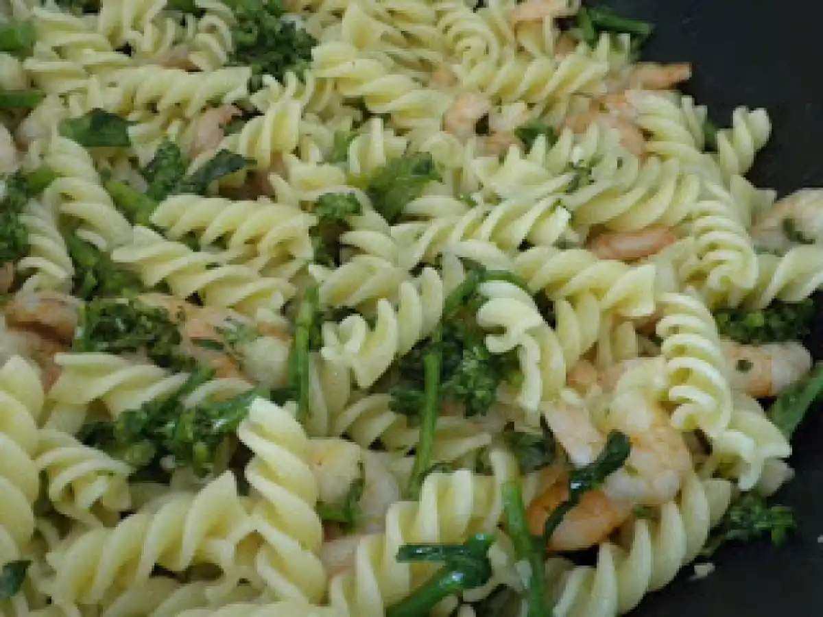 Fusilli com camarões e brócolis - foto 4