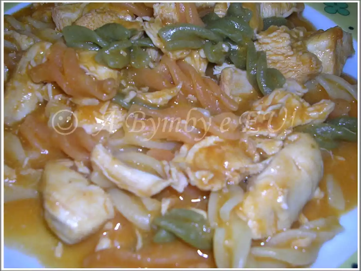 Fusilli tricolor com frango