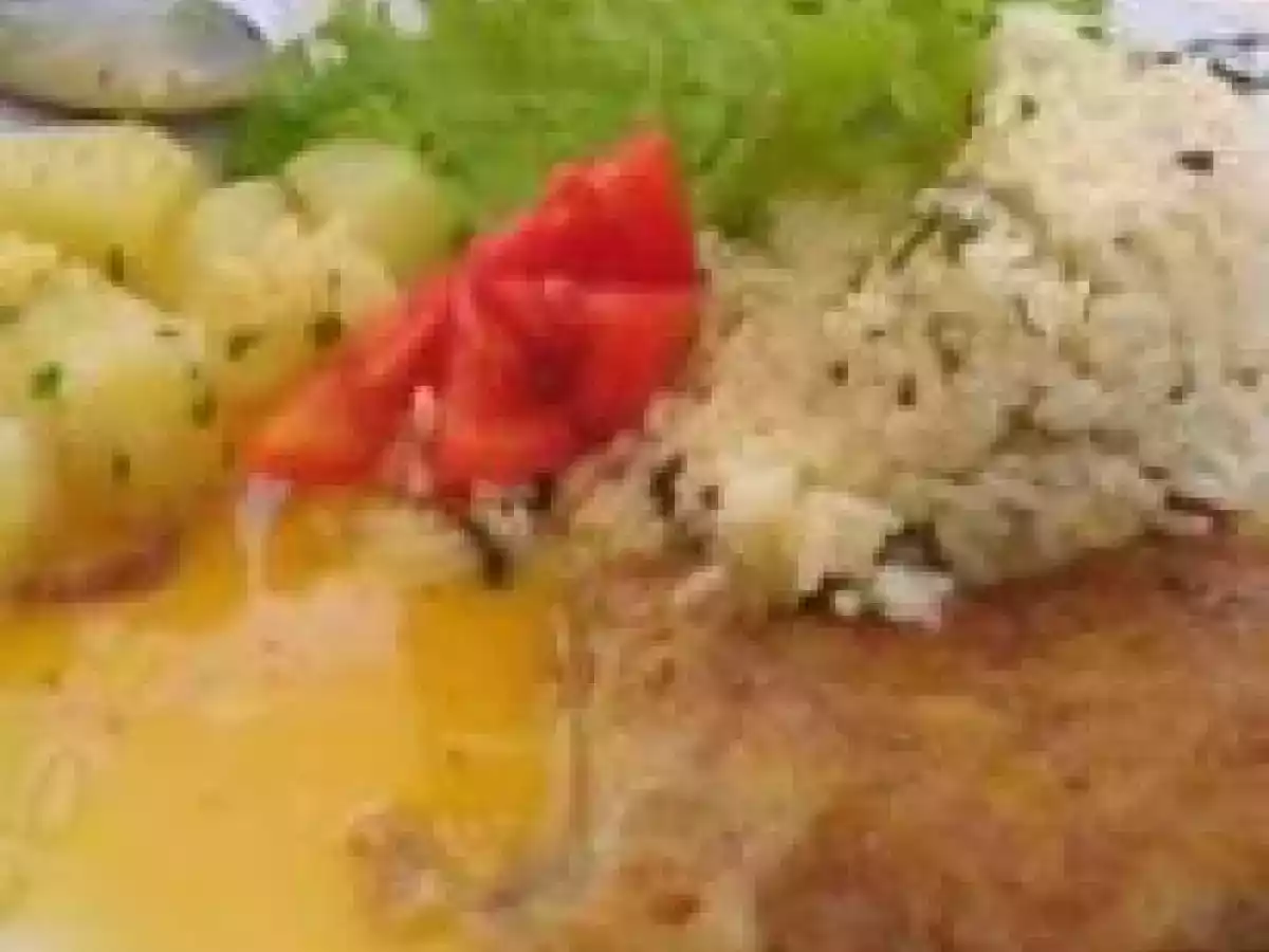 Galinha de angola ao molho de maracujá