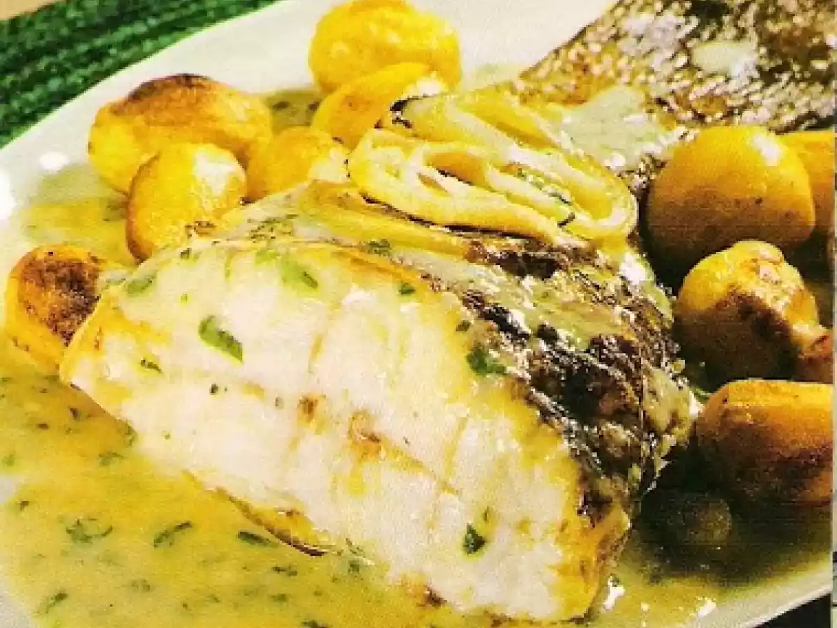 GAROUPA COM MOLHO DE SALSA