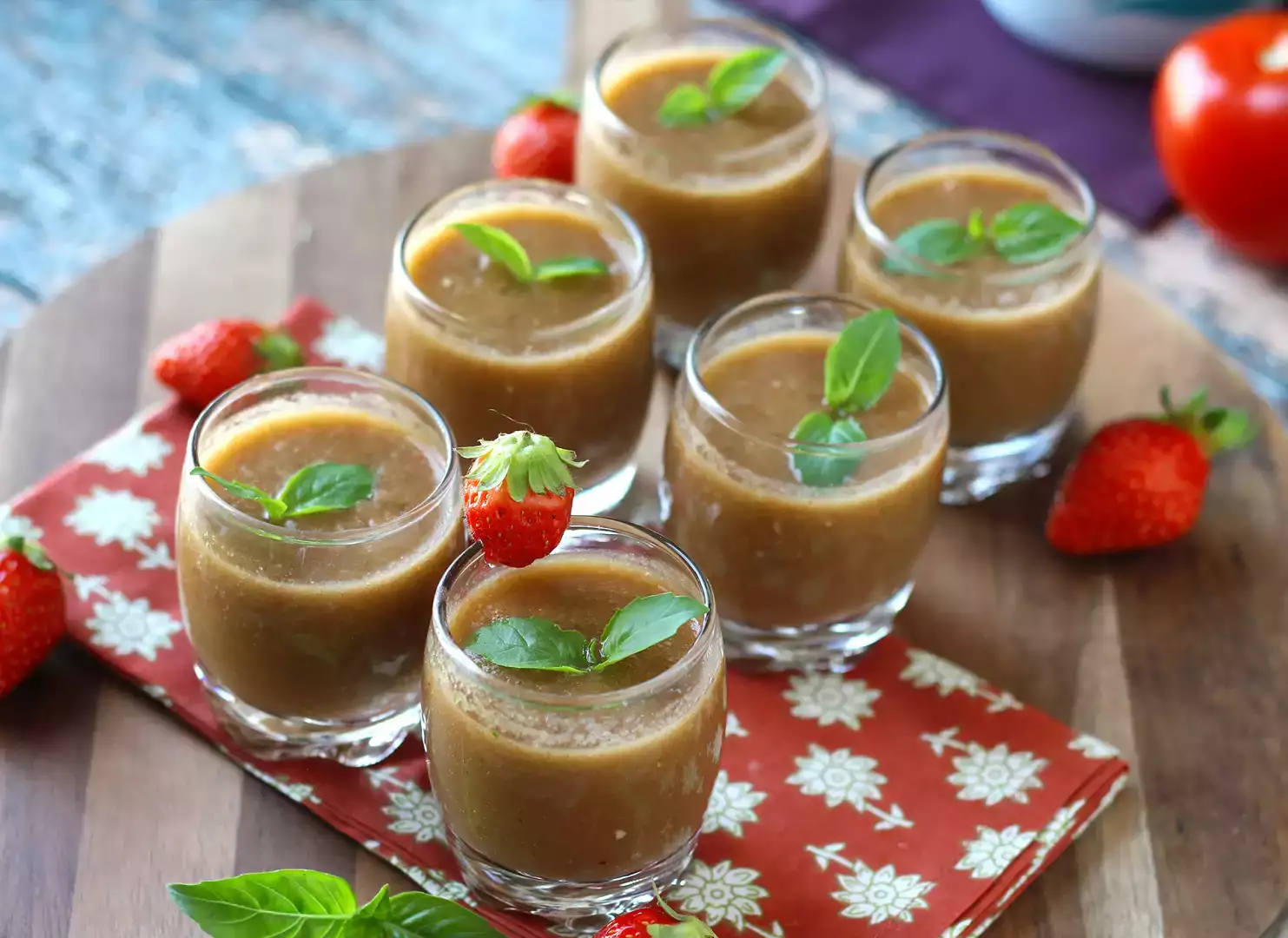 Gaspacho de morangos e tomates: a entrada fresca e original do verão