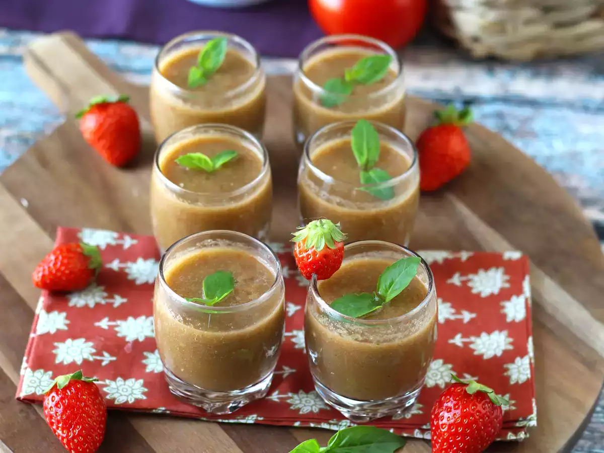 Gaspacho de morangos e tomates: a entrada fresca e original do verão - foto 2