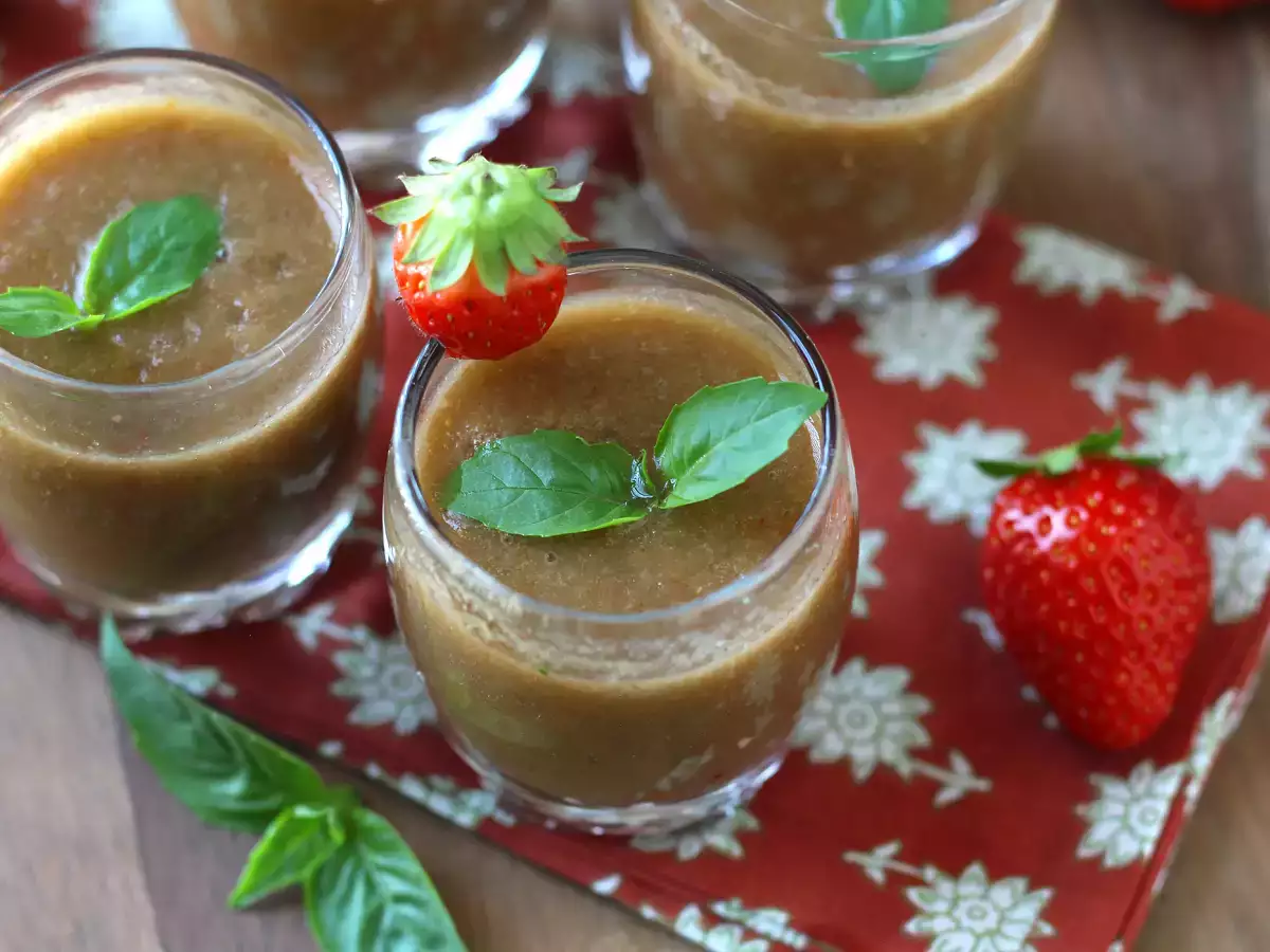 Gaspacho de morangos e tomates: a entrada fresca e original do verão - foto 4
