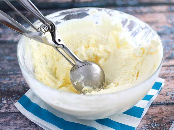 Gelado Caseiro de leite condensado (simples e fácil) Gelado Caseiro de leite condensado (simples e fácil)