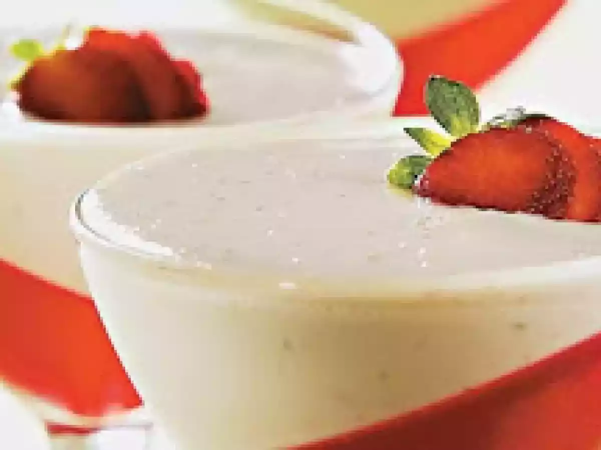 Gelatina com creme de morango