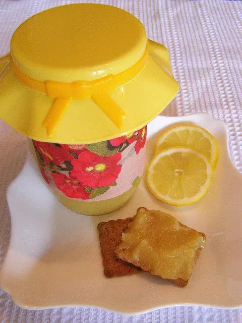 Chimia de ovo com raspas de limão