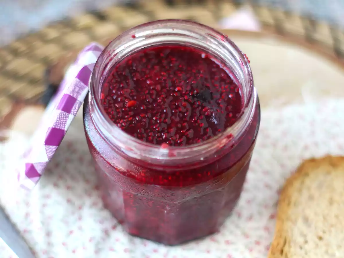 Geleia saudável com frutas vermelhas e sementes de chia - foto 3