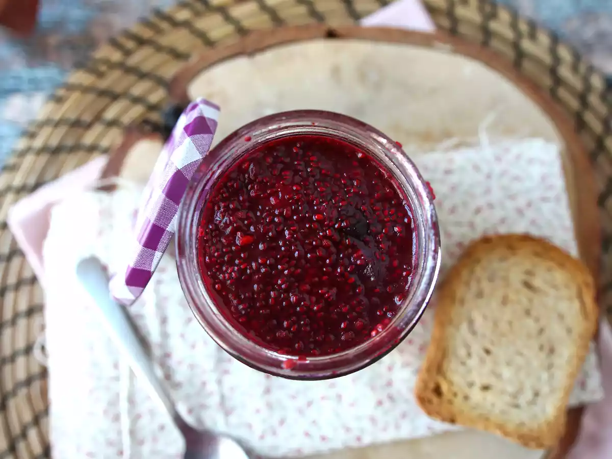 Geleia saudável com frutas vermelhas e sementes de chia - foto 4