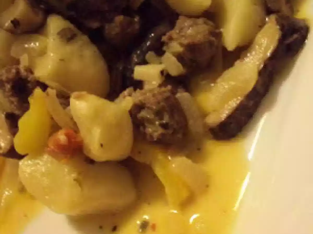 Gnocchi com Molho de Salsicha Fresca e Cogumelos - foto 2