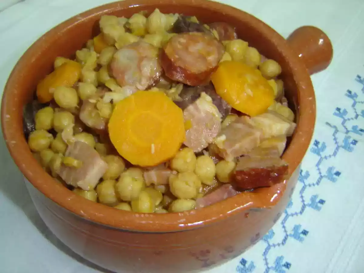 GRÃO-DE-BICO À CATALÃ