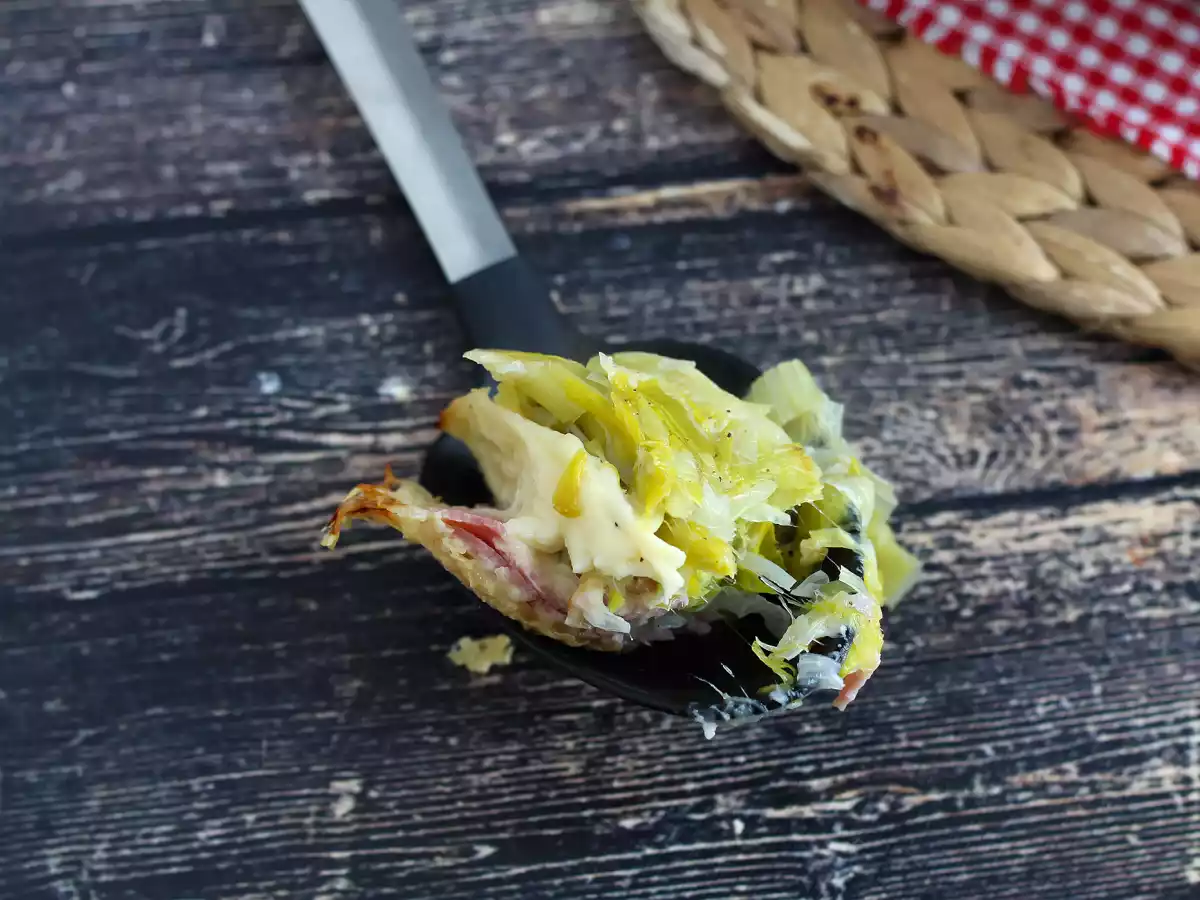 Gratinado de alho-porro (alho-poró) com presunto e queijo - foto 4