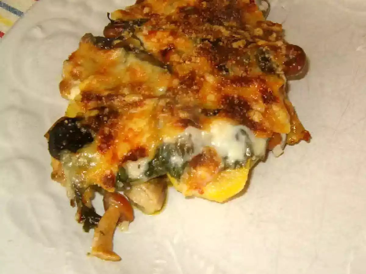 Gratinado de batata doce, pesto e cogumelos