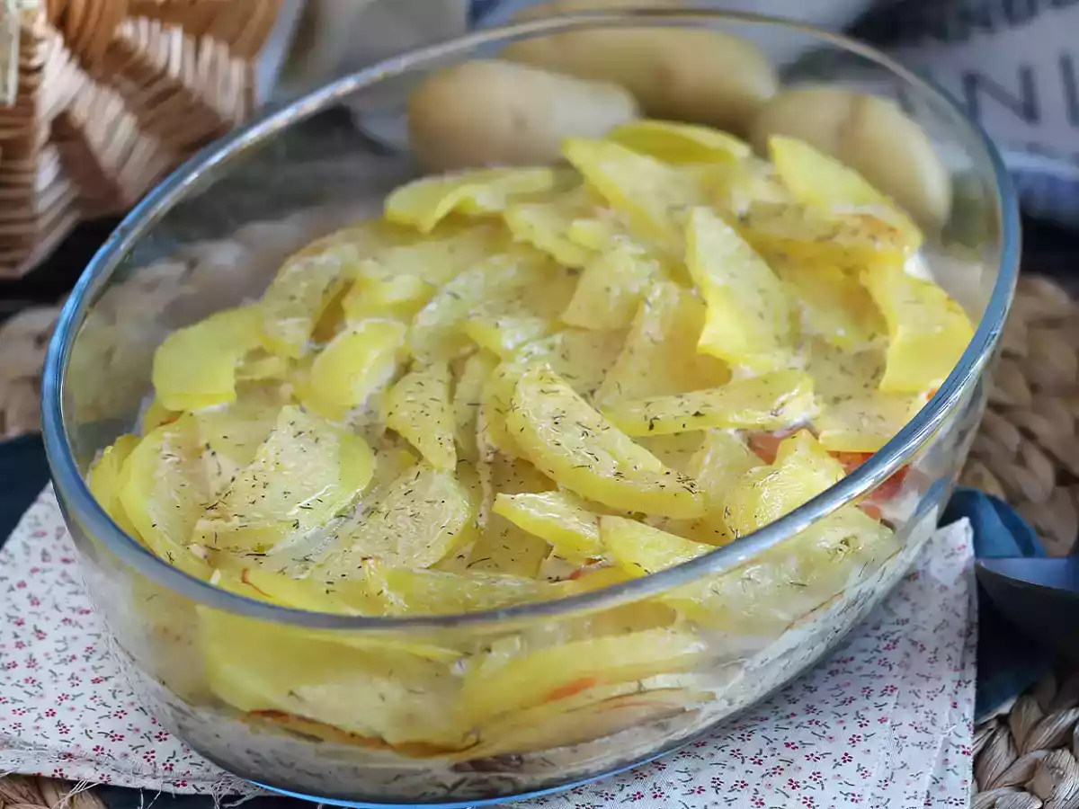Gratinado de batata e salmão