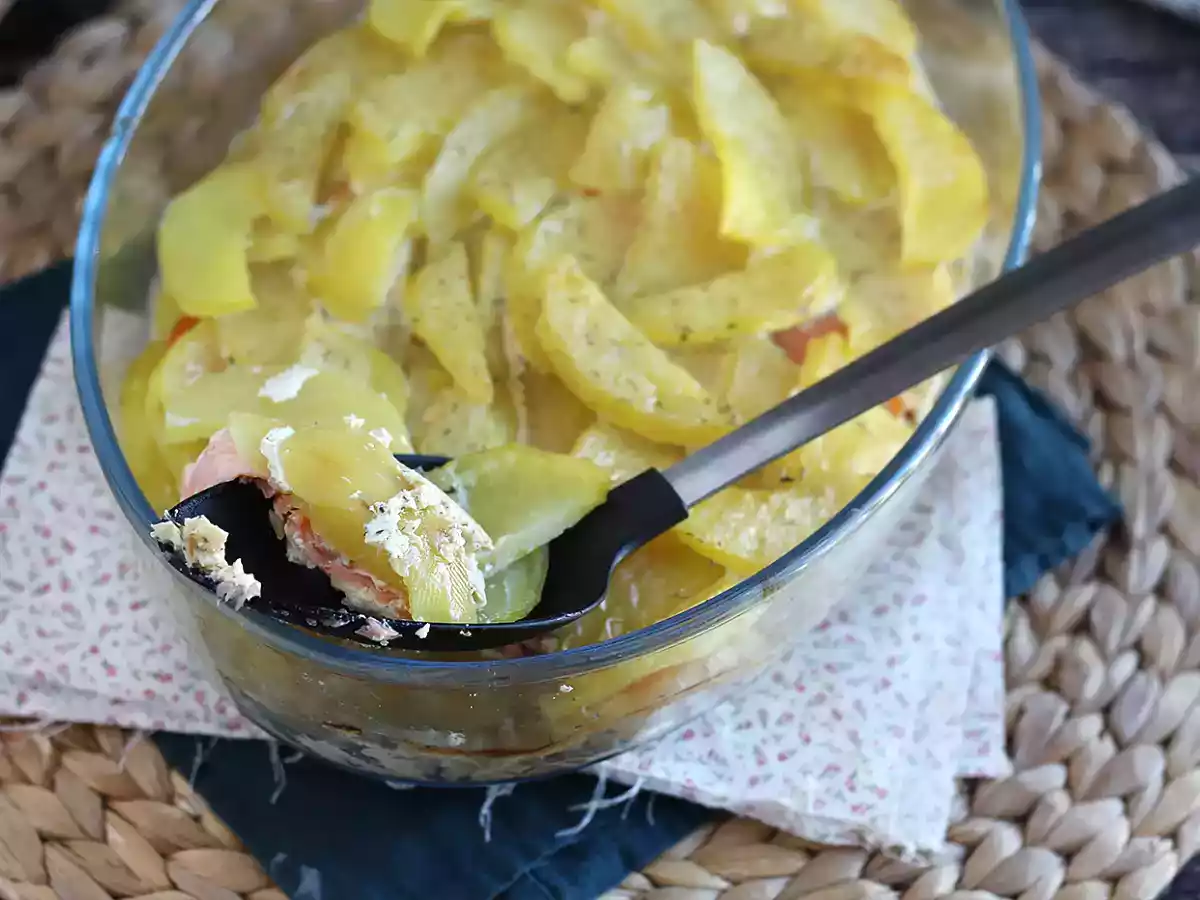 Gratinado de batata e salmão - foto 3